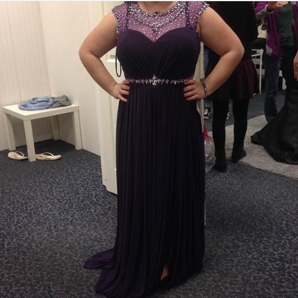 Prom dress - Picture 2 of 2